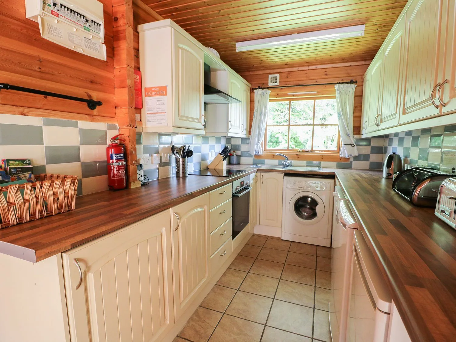 Fitted kitchen
