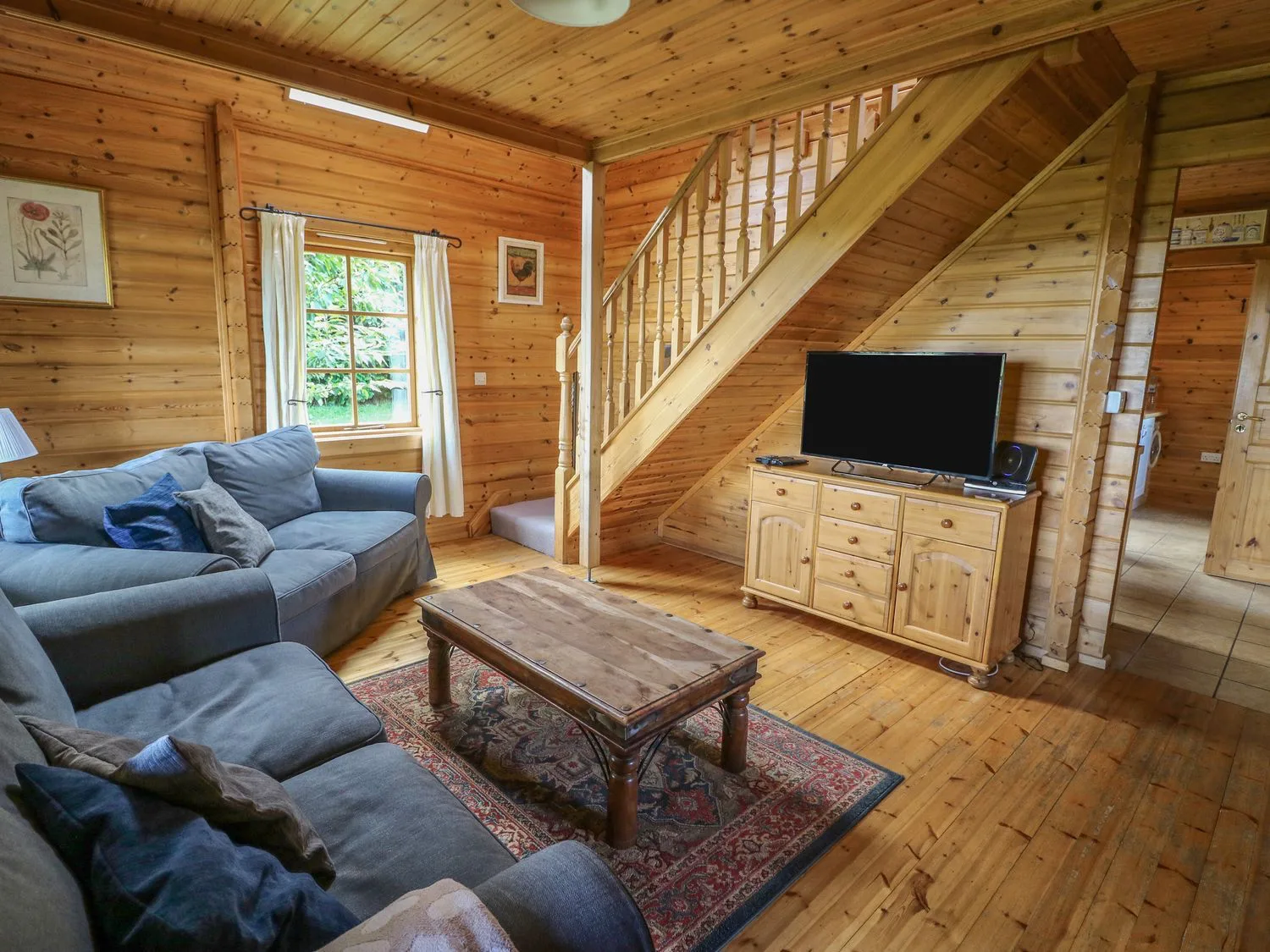 Sitting room with corner sofa